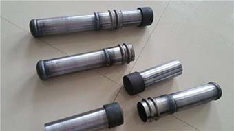 火花鑒別是根據試樣在砂輪上磨削時發射出來的火花束的形態來鑒別聲測管種類的一種方法